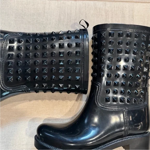 Capelli studded rain boot in black. - Picture 4 of 7